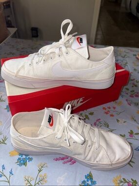 Nike White Canvas WMNS Court Legacy CNVS Shoe Box Size 10